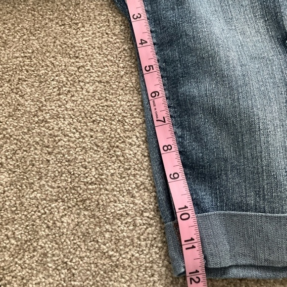 Ariya Distressed Long Rolled Up Jean Shorts Juniors Size 5/6 - Picture 8 of 8